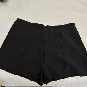 New Women's Black Shorts 1XL